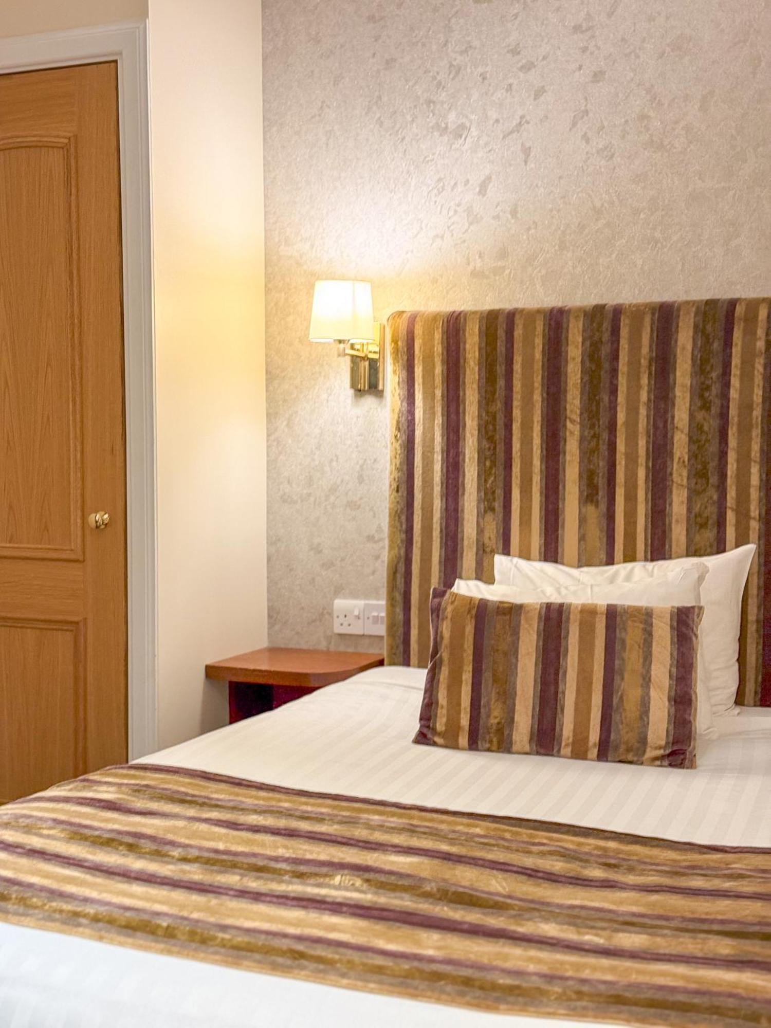 Aberdeen Douglas Hotel Екстер'єр фото