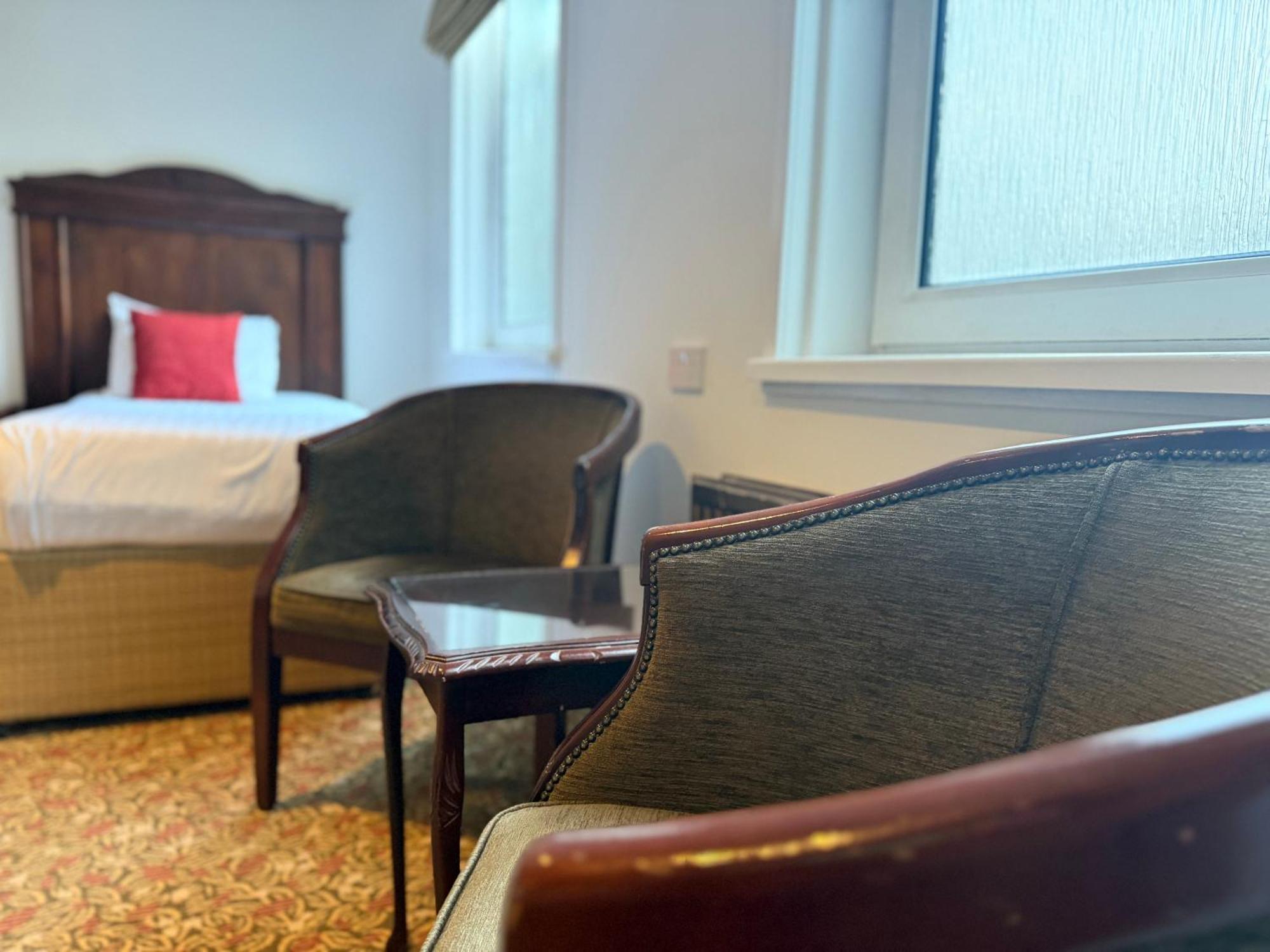 Aberdeen Douglas Hotel Екстер'єр фото